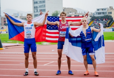 Světové juniorské stříbro pro atleta Michala Radu.