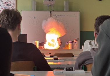 Hodina moderní chemie na České